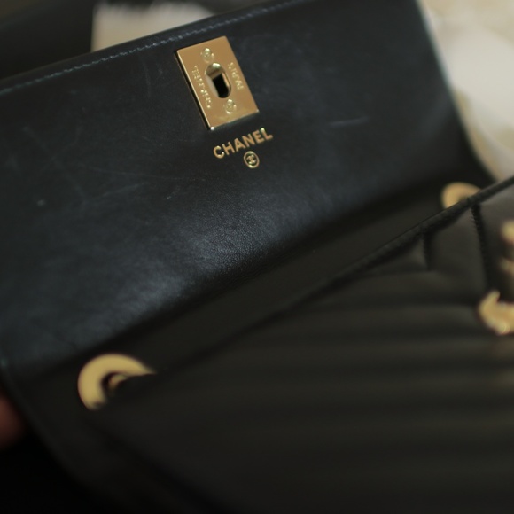 Chanel Trendy CC WOC Chevron Pattern in Black - Picture 6 of 8